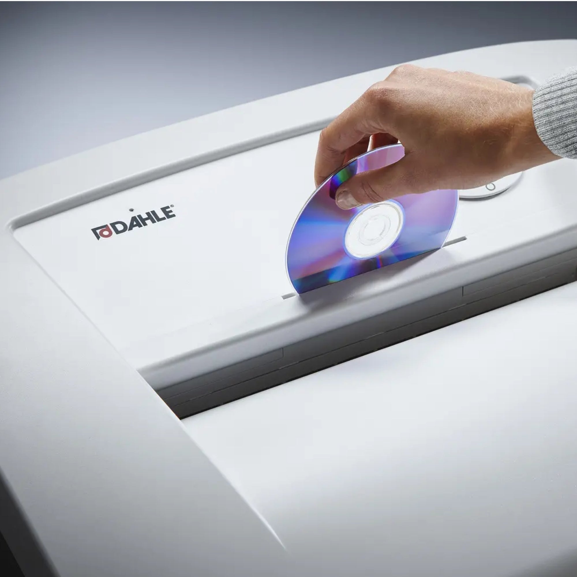 Dahle 410 Up to 17 Sheets P-4 100L Cross Cut Departmental Document Shredder