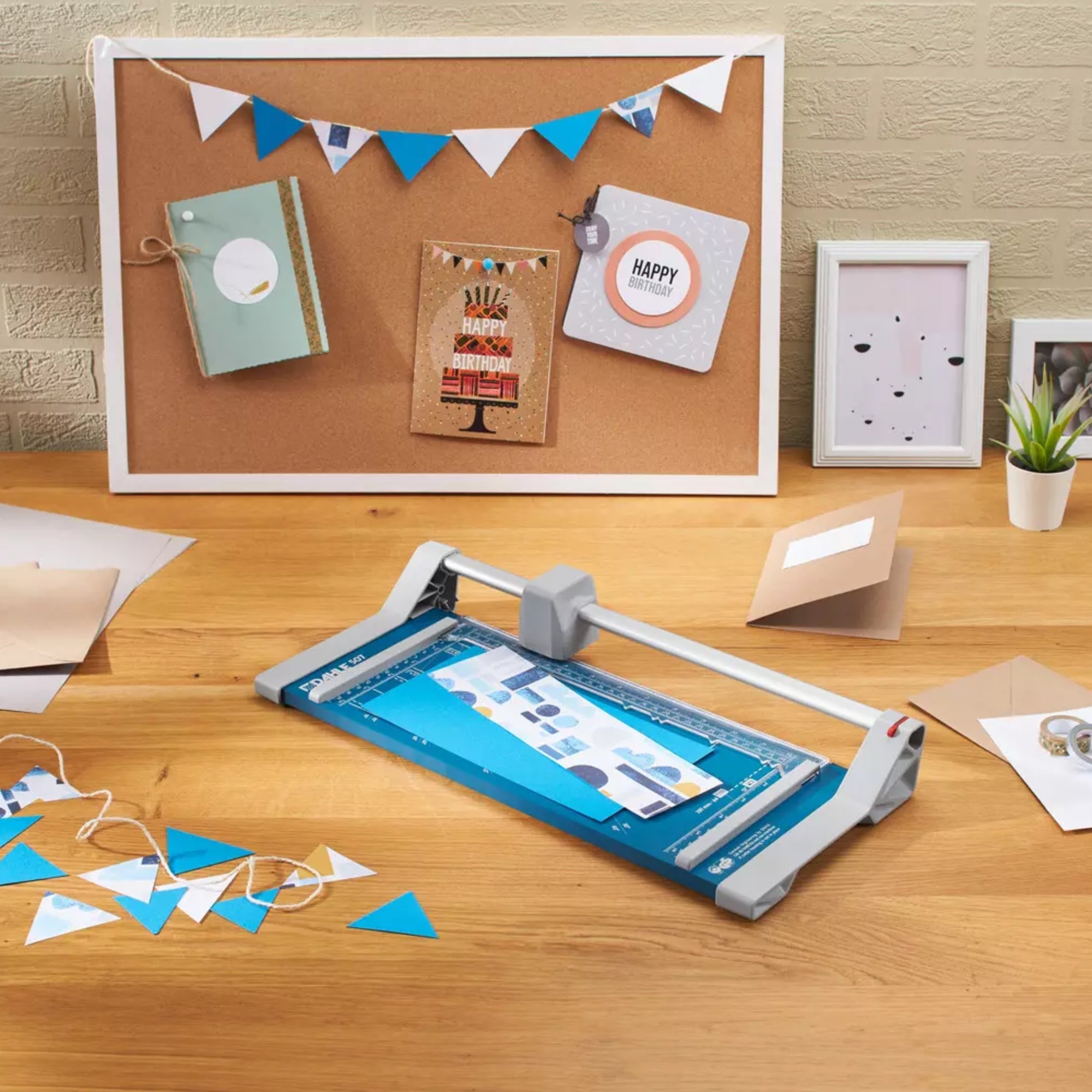Dahle 507 Generation 3 A4 8 Sheets Small / Home Office Rotary Paper Trimmer