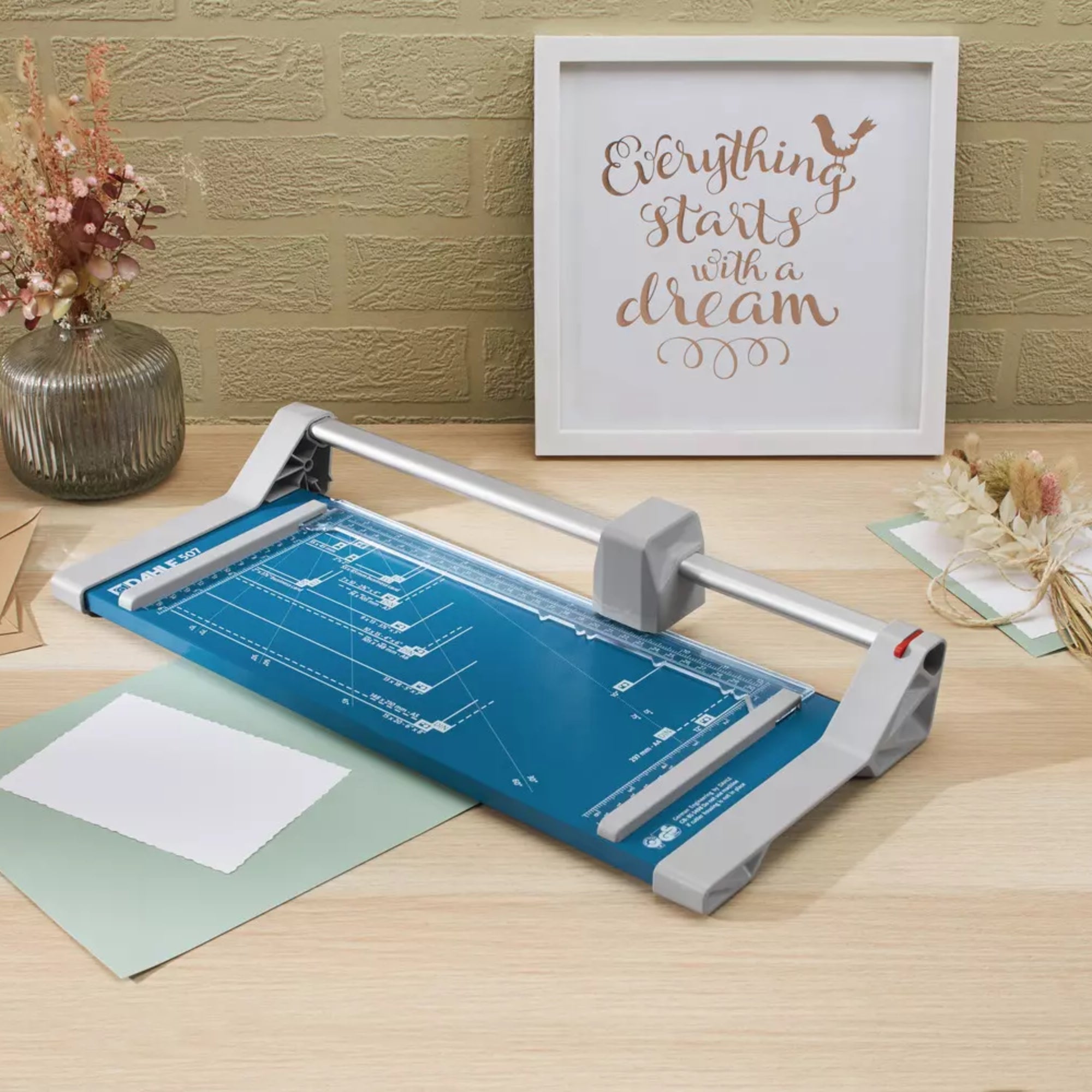 Dahle 507 Generation 3 A4 8 Sheets Small / Home Office Rotary Paper Trimmer