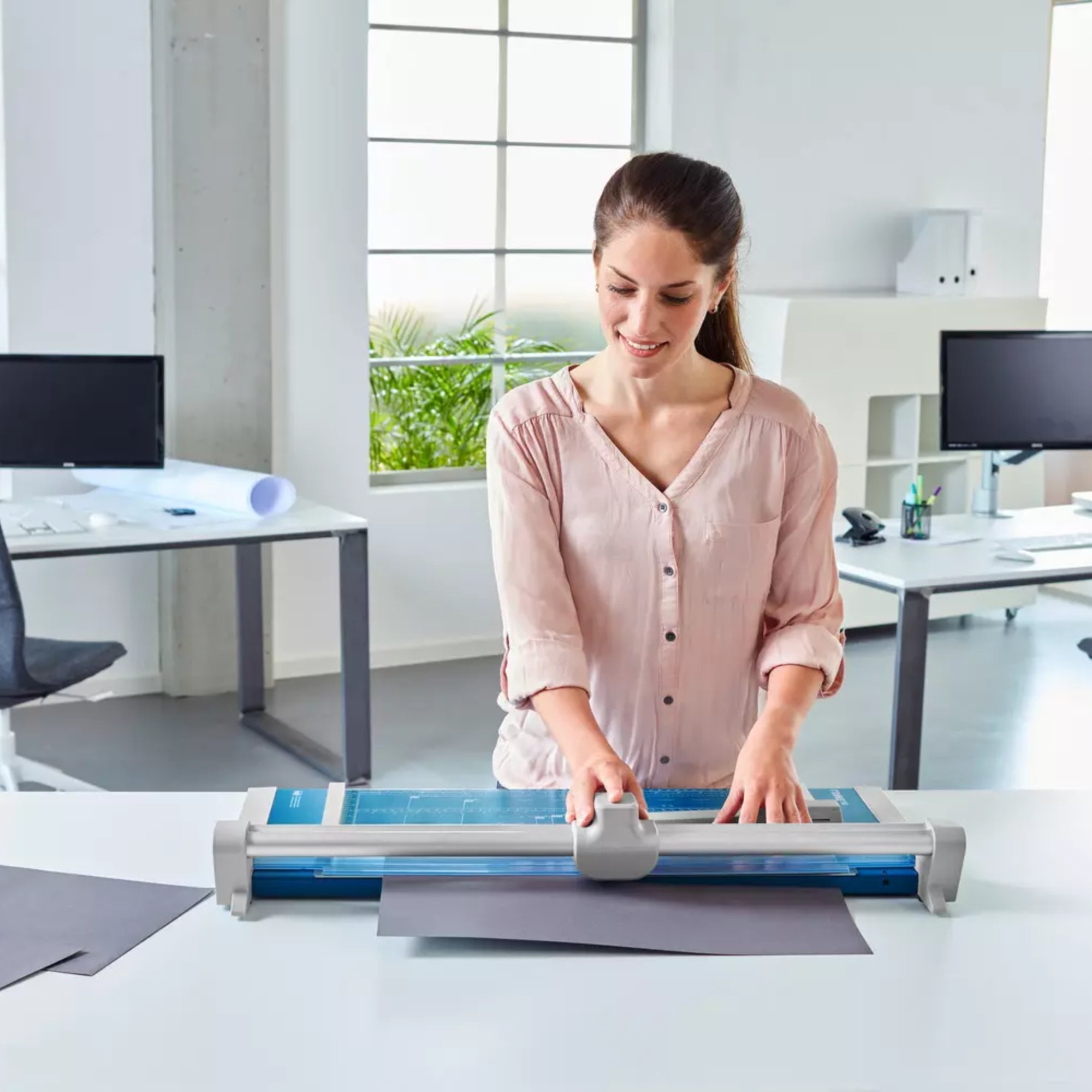 Dahle 552 Generation 3 A3 20 Sheets Professional Rotary Paper Trimmer