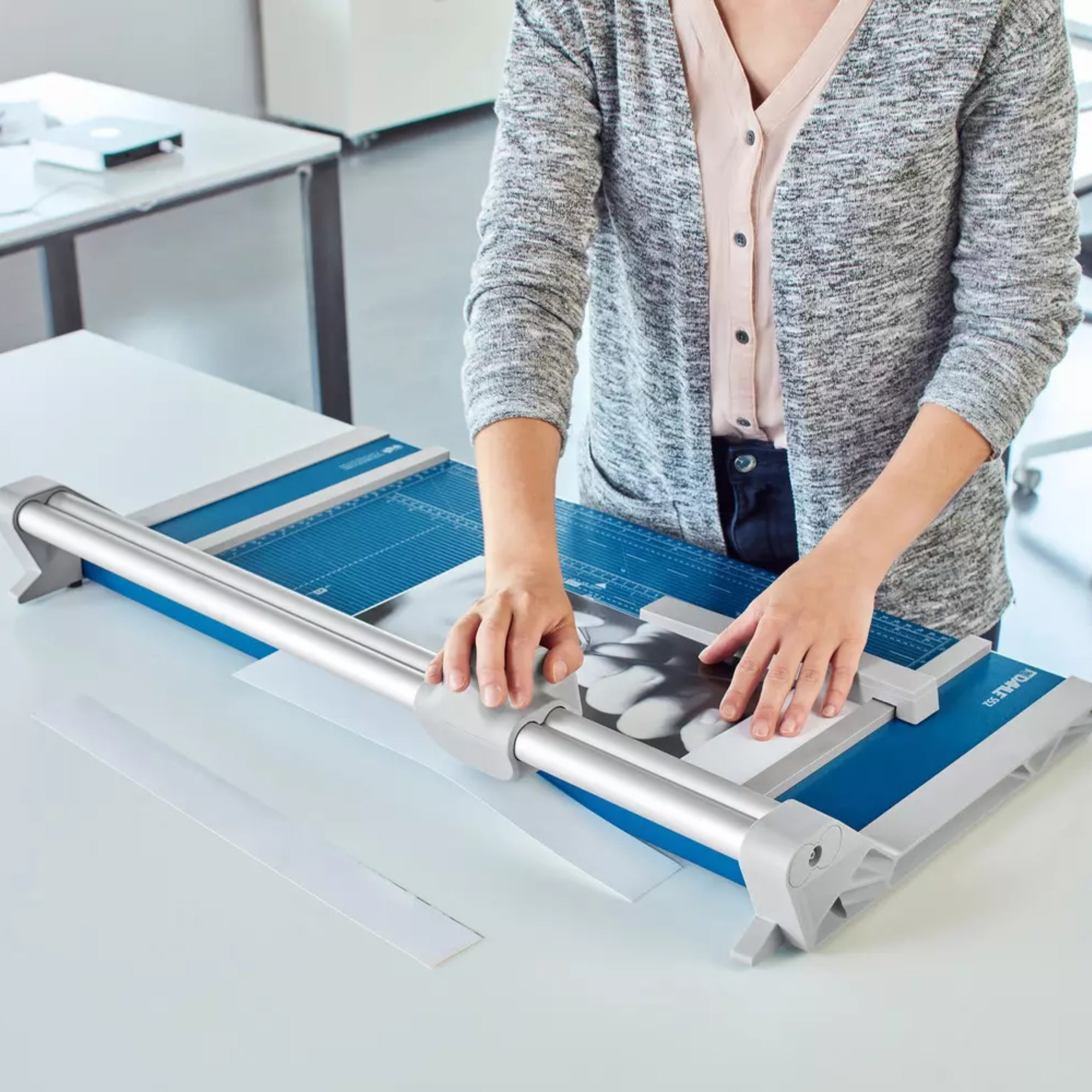 Dahle 552 Generation 3 A3 20 Sheets Professional Rotary Paper Trimmer