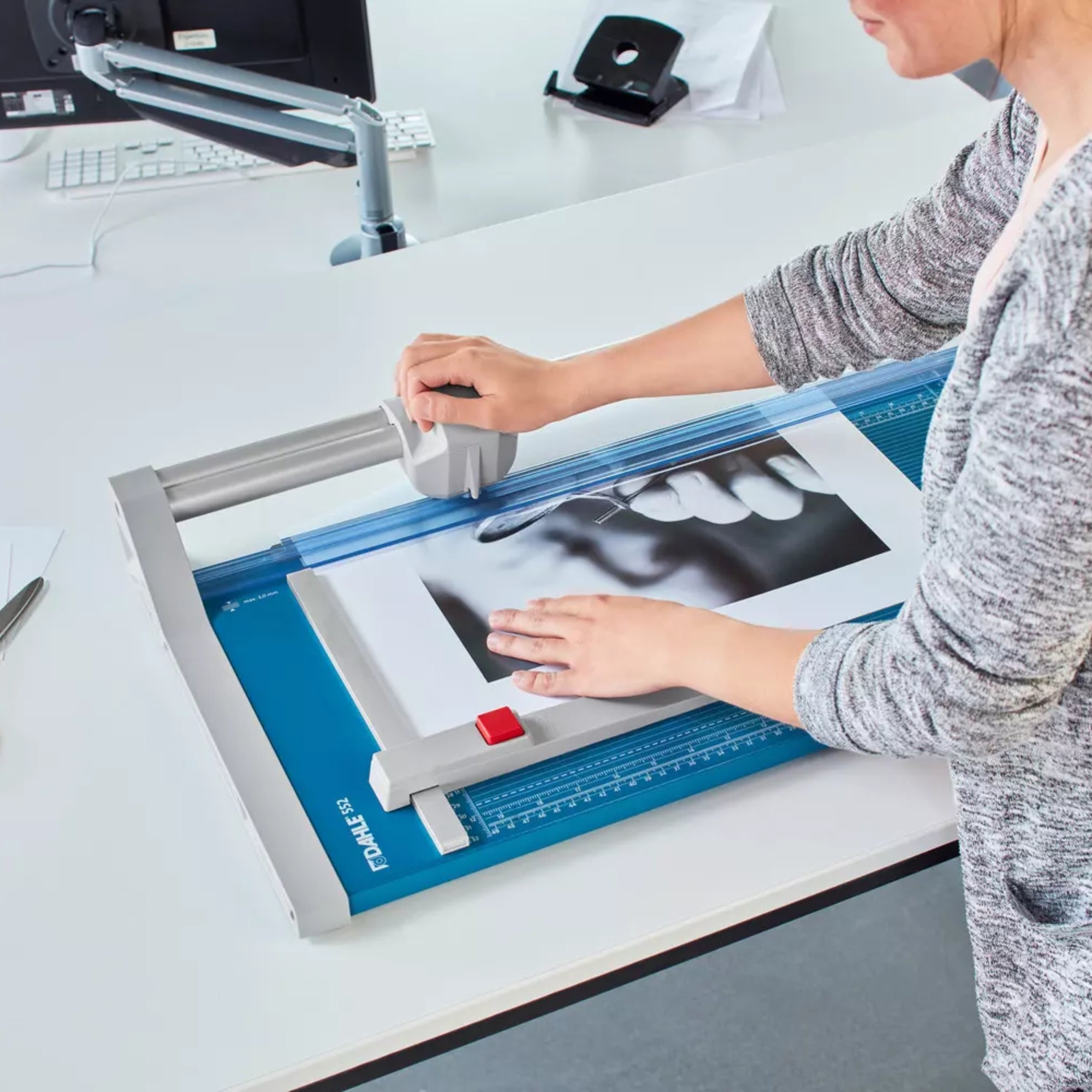 Dahle 552 Generation 3 A3 20 Sheets Professional Rotary Paper Trimmer