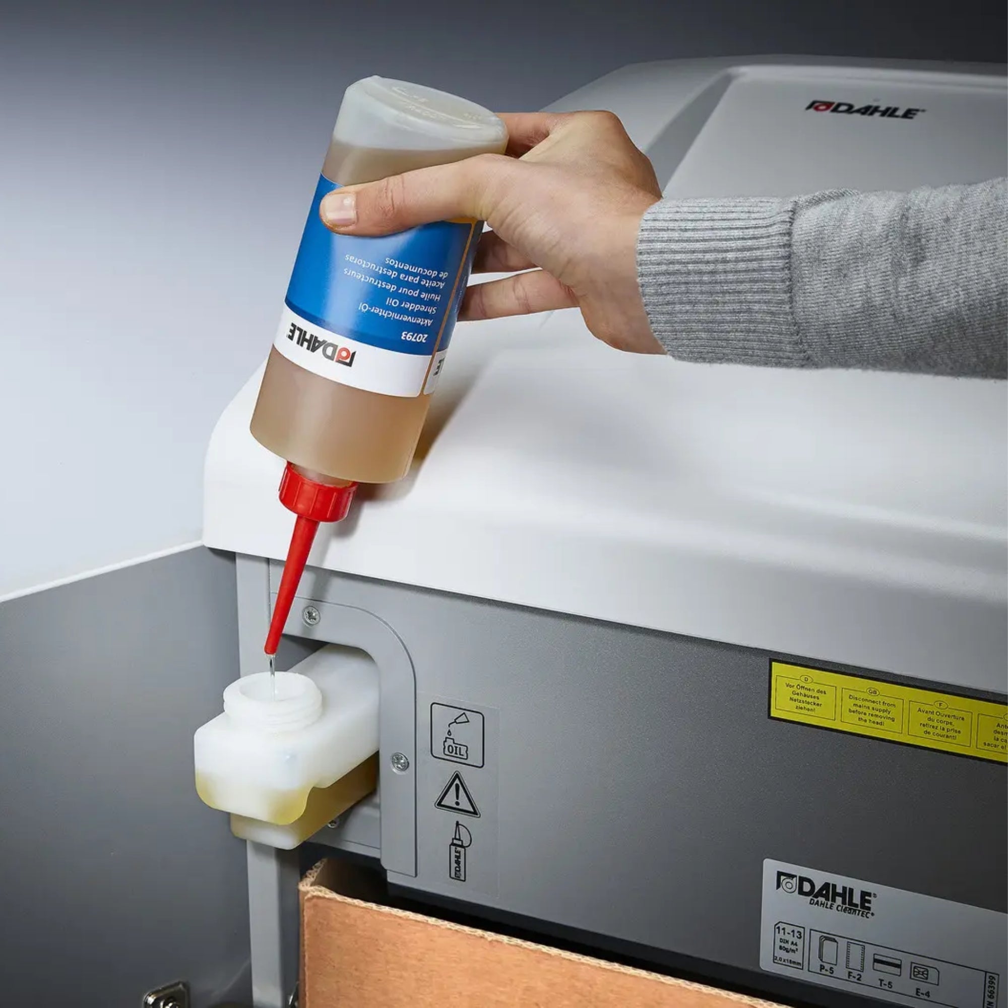Dahle 710 Up to 5 Sheets P-7 100L Micro Cut Departmental Document Shredder