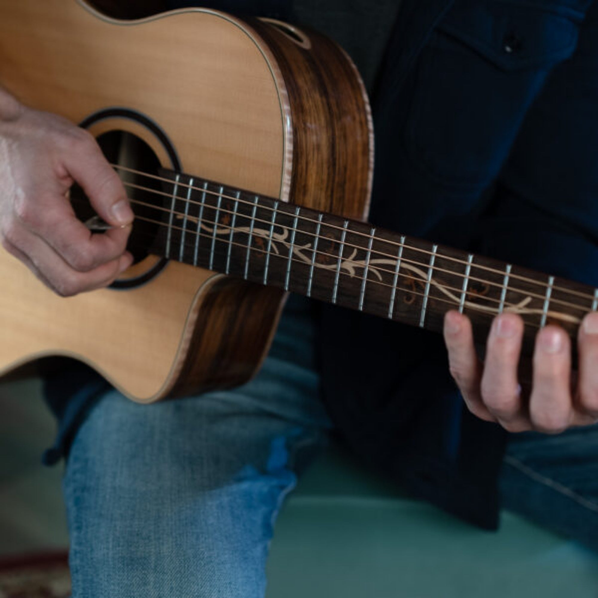 Washburn BTSC40SCE-U Bella Tono Suprema 6-String with Solid Sitka Spruce Top & Barcus Berry LX4 Preamp Electro-Acoustic Guitar – Natural Gloss