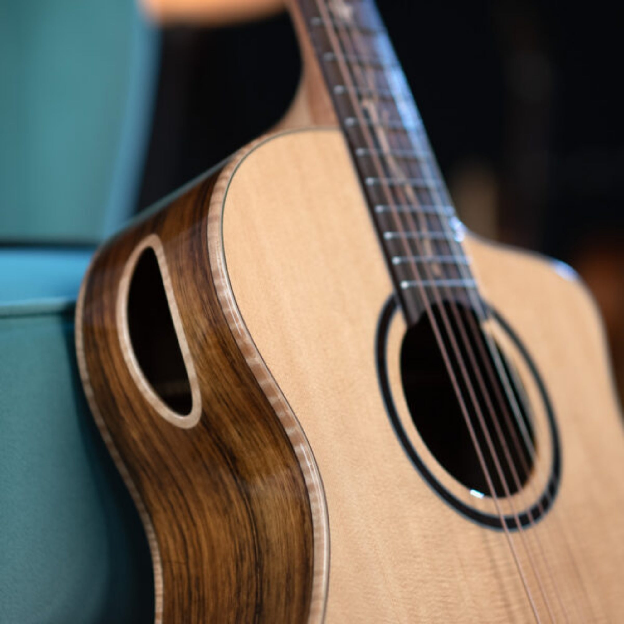 Washburn BTSC40SCE-U Bella Tono Suprema 6-String with Solid Sitka Spruce Top & Barcus Berry LX4 Preamp Electro-Acoustic Guitar – Natural Gloss