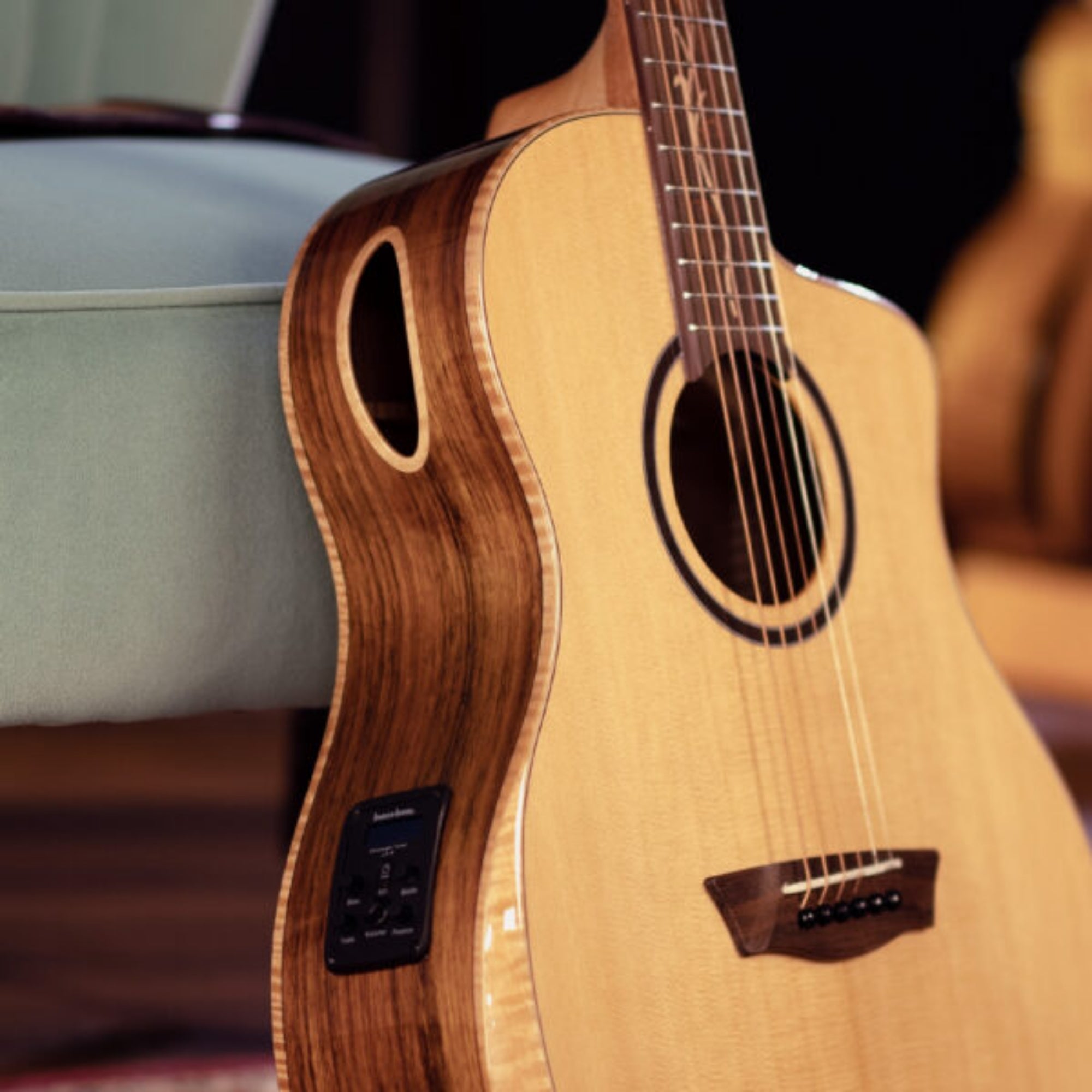 Washburn BTSC40SCE-U Bella Tono Suprema 6-String with Solid Sitka Spruce Top & Barcus Berry LX4 Preamp Electro-Acoustic Guitar – Natural Gloss