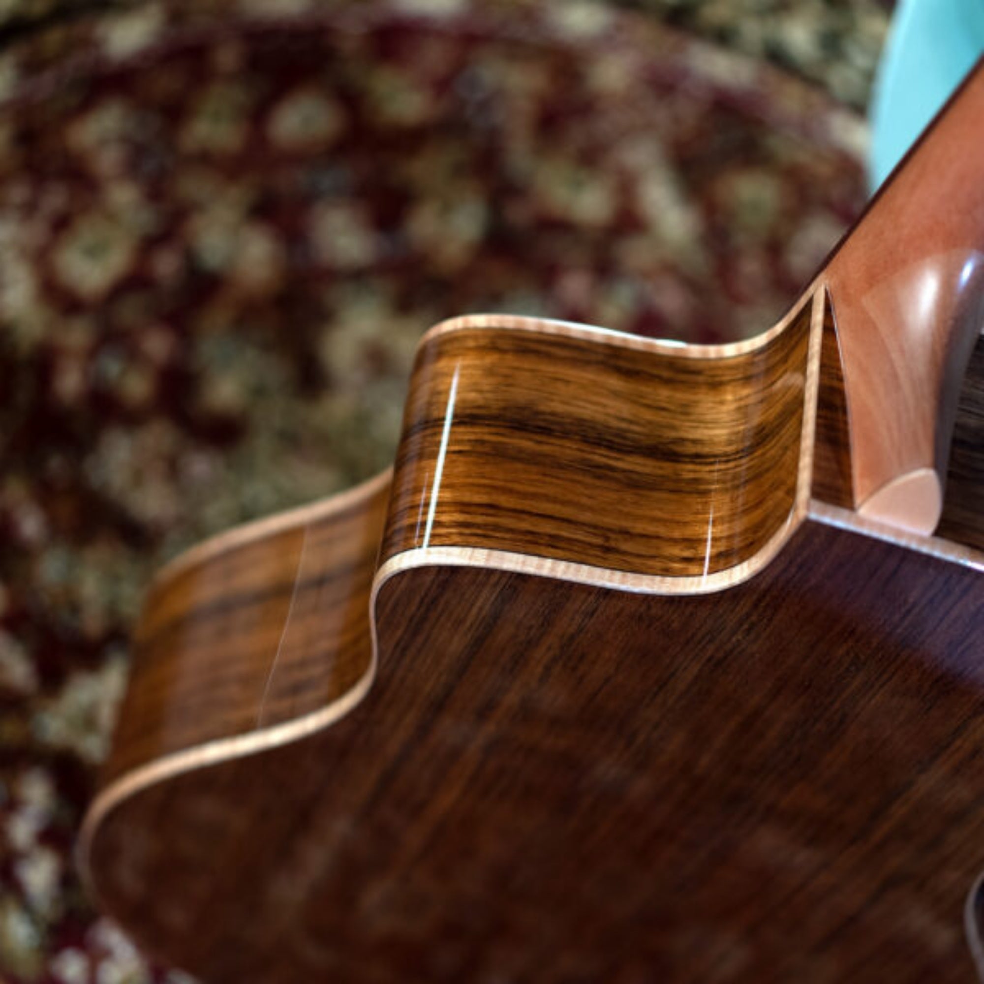Washburn BTSC40SCE-U Bella Tono Suprema 6-String with Solid Sitka Spruce Top & Barcus Berry LX4 Preamp Electro-Acoustic Guitar – Natural Gloss