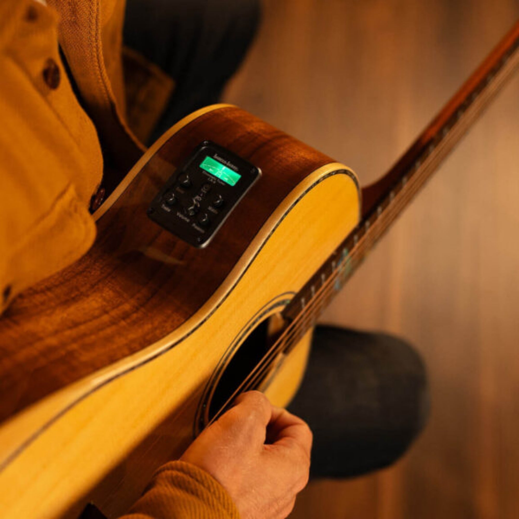 Washburn BTSC56SCE-D Bella Tono Suprema Studio 6-String with Solid Spruce Top & Barcus-Berry LX4 Preamp Electro-Acoustic Guitar – Natural Finish