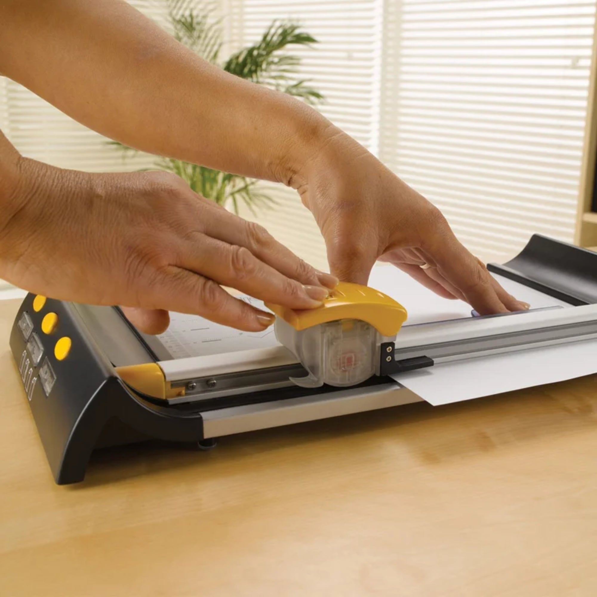 Fellowes Electron A4 10 Sheets Small / Home Office Paper Trimmer
