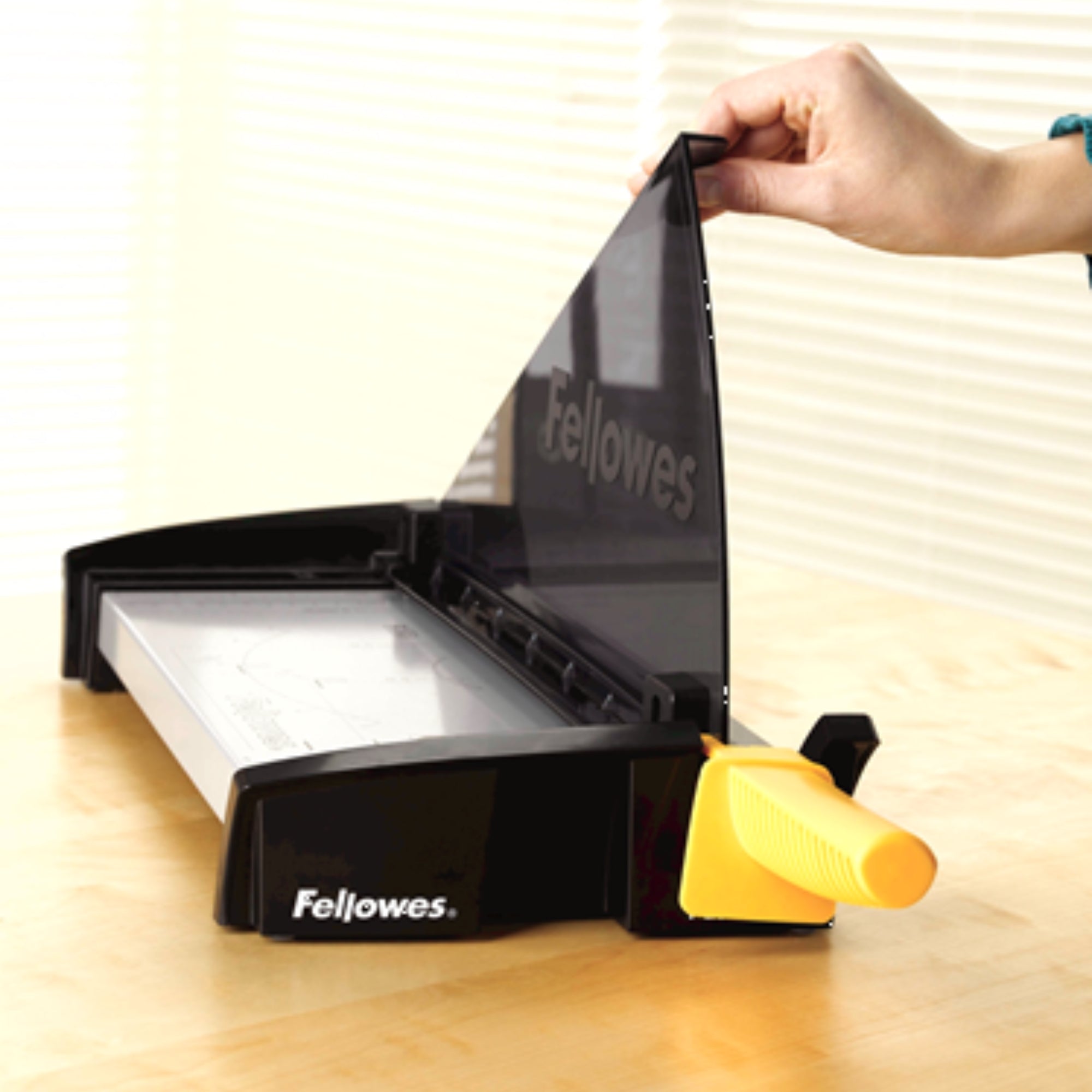 Fellowes Fusion A4 10 Sheets Small / Home Office Guillotine Paper Cutter