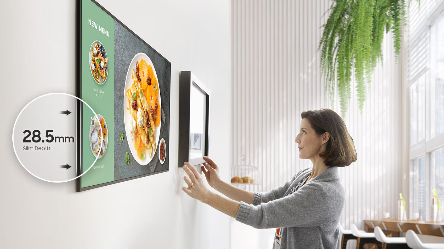 Samsung QM32C 32-Inch Full HD Smart Digital Signage Display